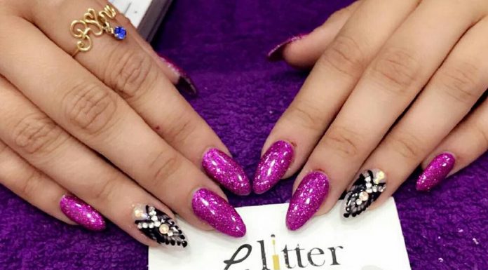 acrylic nails