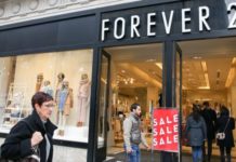 Forever 21 closing stores