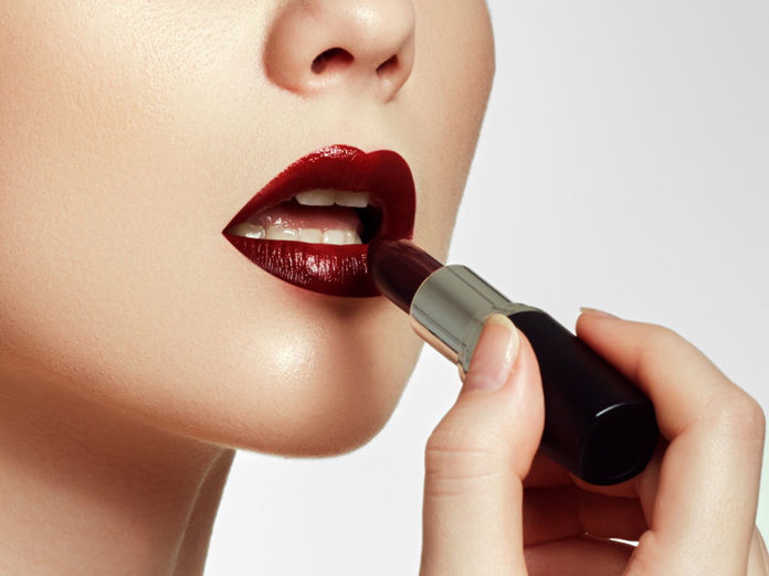 How to apply lipstick on dark lips