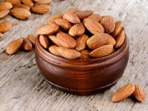 almond face mask for dry skin