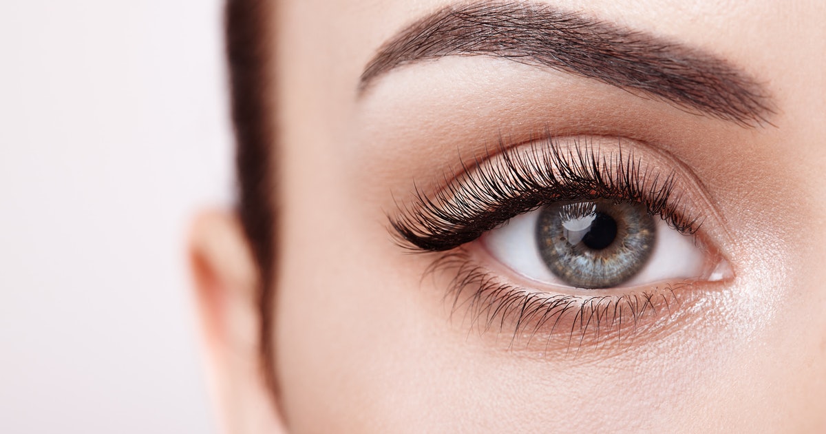 How To Grow Eyelashes- Grow Your Eyelashes Fast