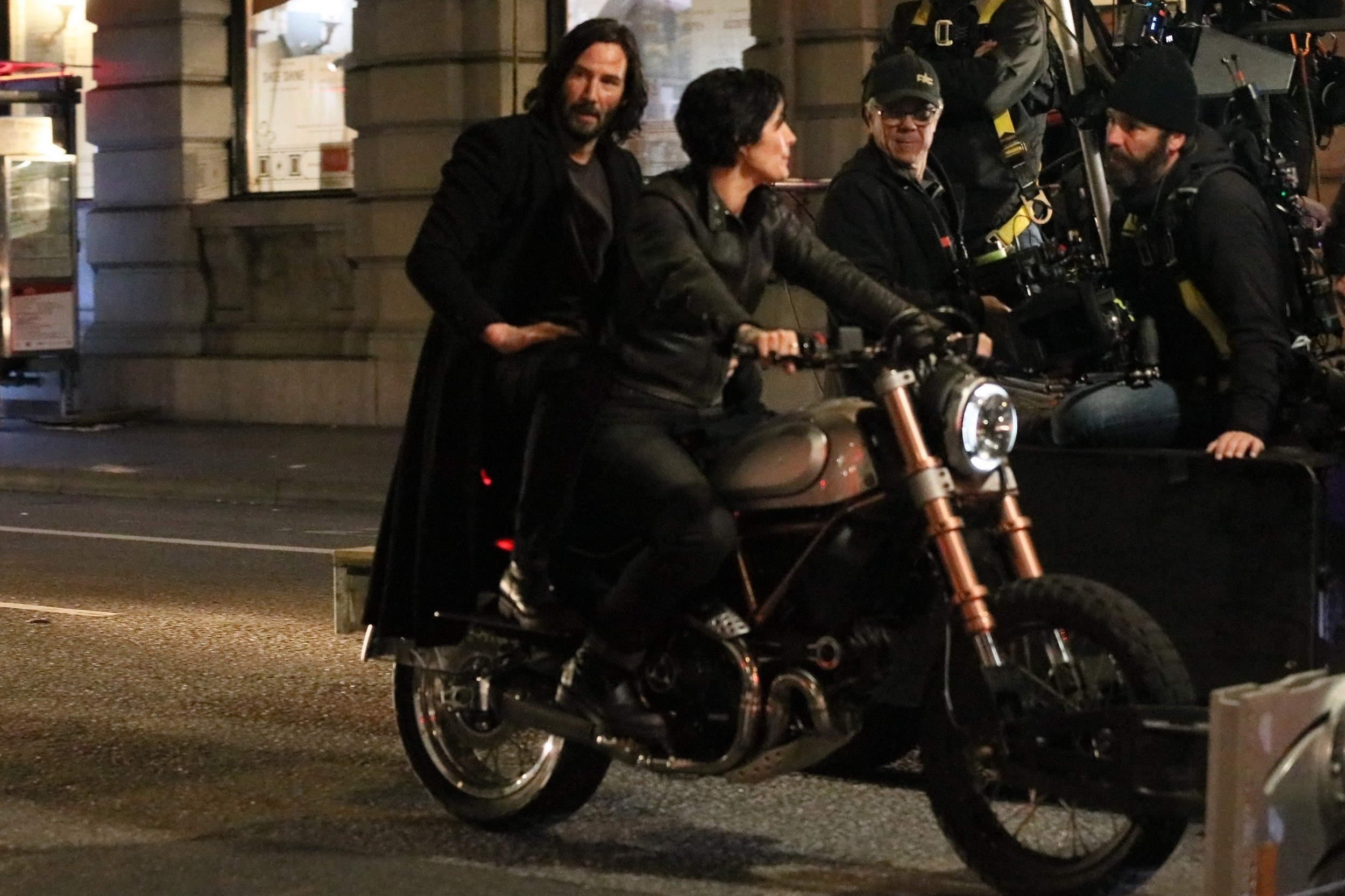 *EXCLUSIVE* Keanu Reeves and Carrie-Anne Moss on set for the upcoming ...