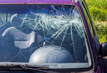 repair or replace car windshield