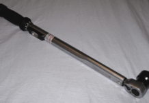 how to use torque wrench at home