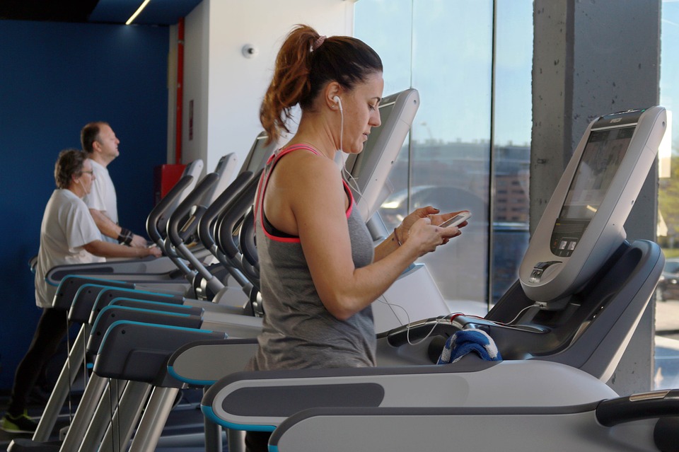 women following fasted cardio routine for fat loss