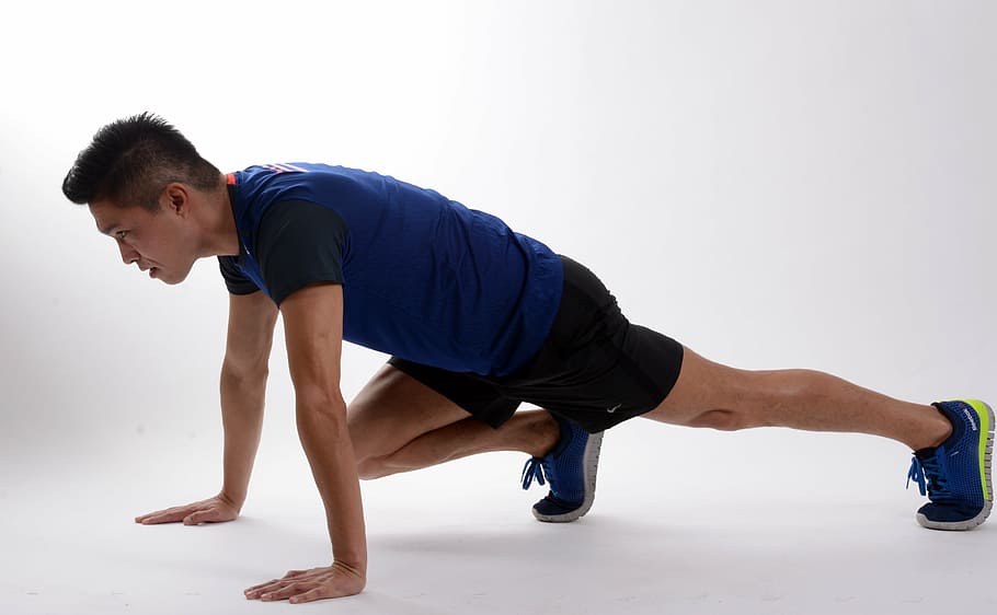 man doing Burpees for fasted cardio regime