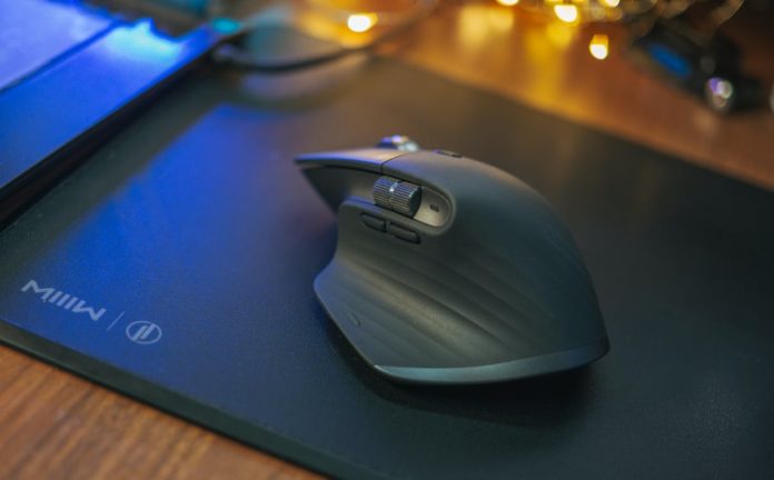 tips to clean a mouse pad
