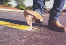 get gum off shoes