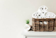 How to display towels in a basket