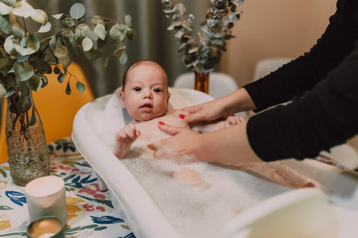 sponge bath to baby