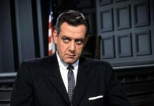 WHY DID PERRY MASON WEAR A PINKY RING?