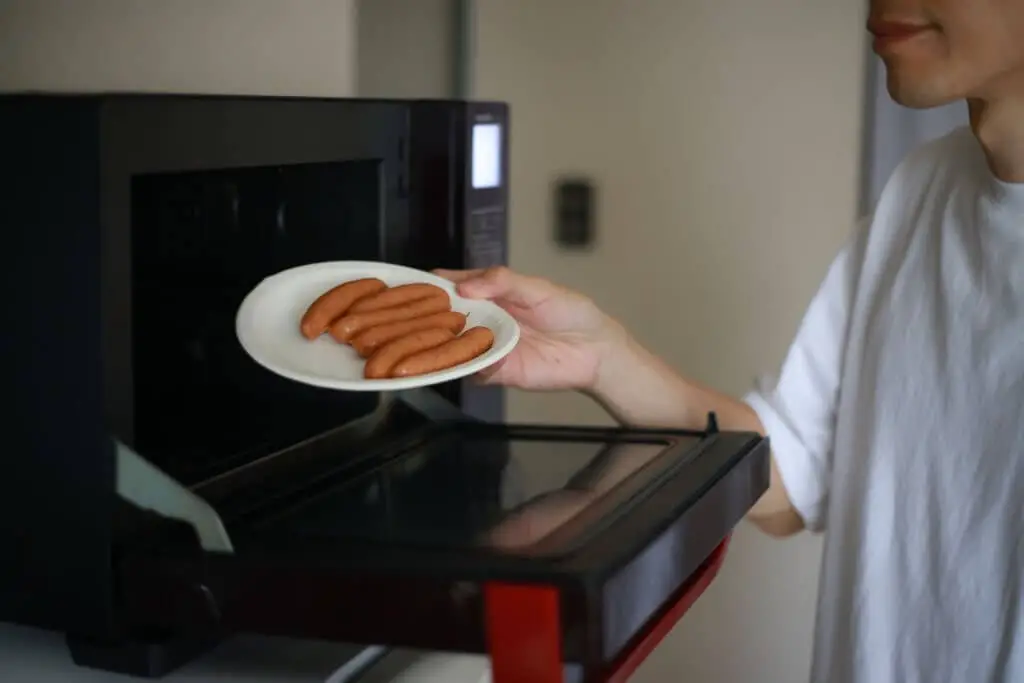 can you microwave paper plate