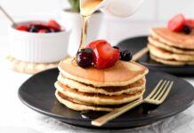 THE BEST LOW-CALORIE PANCAKES