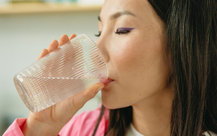 can you drink water while fasting